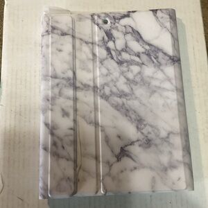 6th Generation iPad case with wireless keyboard. Never used.